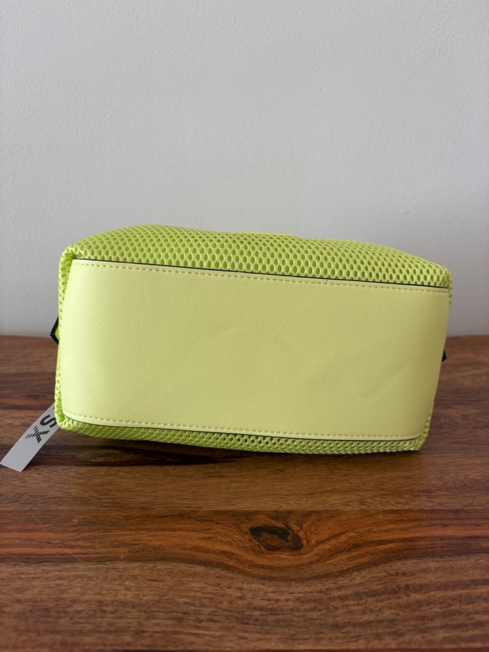 Victoria's Secret VSX Mesh Snap Makeup Bag - Picture 4 of 8